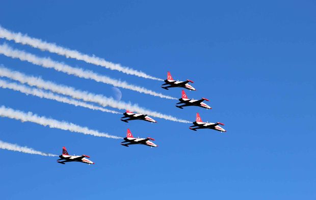 Türk Yıldızları Kırklareli semalarında nefesleri kesti