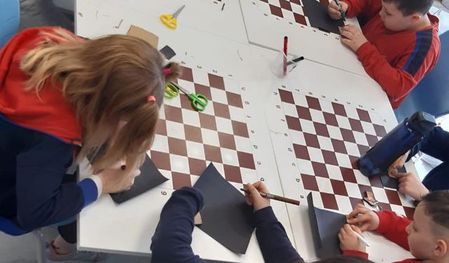 Öğrenciler Satranç Kulübünde Yeteneklerini Keşfediyor