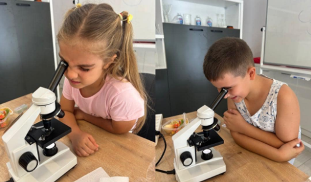 Bilim Atölyesi’nde Çocuklar Mikroskobik İnceleme Yaptı
