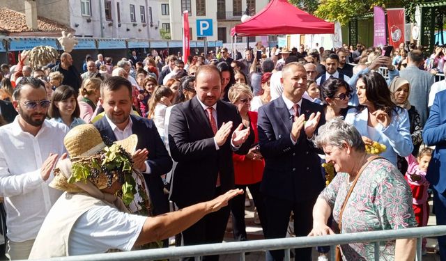 Başkan Bulut Kurdeleyi Kesti, Şenlikler Başladı