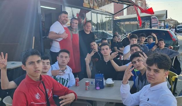 Hürriyetspor’a Yemek Jesti