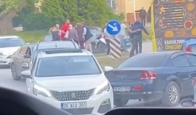 Sürücüler sokağı boks ringine çevirdi