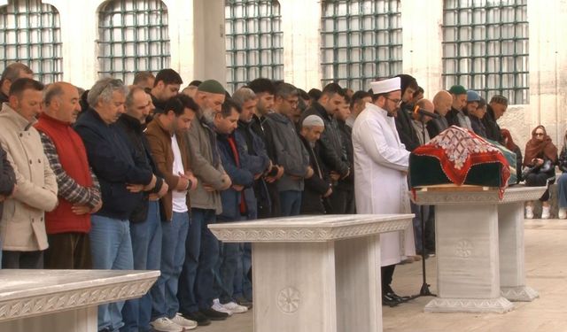 Fatih’te oyuncu Sevil Akdağ’ın öldürdüğü Elif Kırav son yolculuğuna uğurlandı