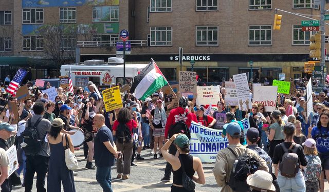New York’ta binlerce kişi Başkan Trump’ı protesto etti