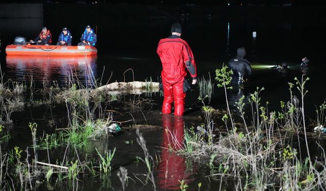 Edirne’de Meriç Nehri’ne giren çocuk hayatını kaybetti
