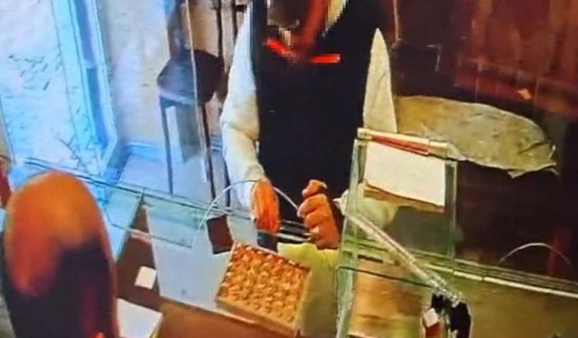 Sultanbeyli’de kuyumcudan 570 bin TL’lik külçe altın hırsızlığı kamerada