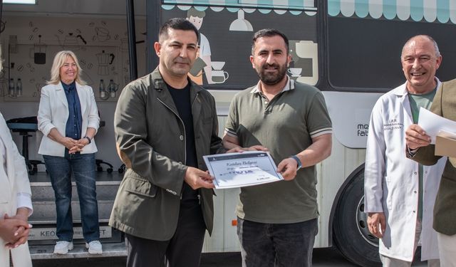 Kuşadalı gençler mobil barista otobüsüyle mesleki beceri kazandı