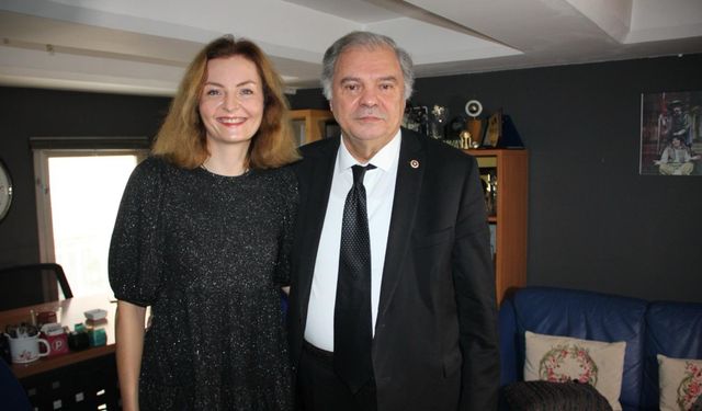 ESKİ SİYASETÇİNİN GÜZEL OYUNU