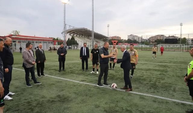 Kırklareli’nde Kurumlar Ligi Futbol Turnuvası Başladı