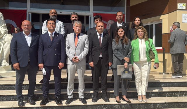 Bodrum'da meclis üyeleri kendilerine söz verilmediğini idda ederek salonu terk etti