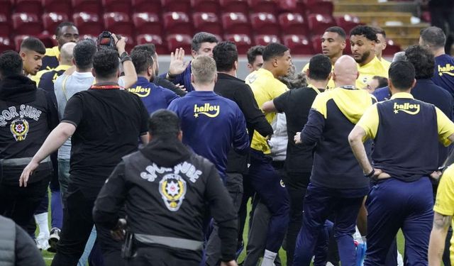 Olaylı Galatasaray - Fenerbahçe derbisine ilişkin davada Oosterwolde hakkında zorla getirme kararı