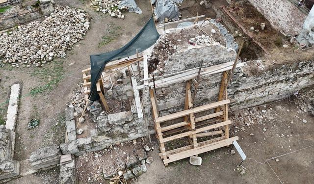 Tarihi dokuya müdahale edildi, önce beton döküldü, sonra gizlice söküldü