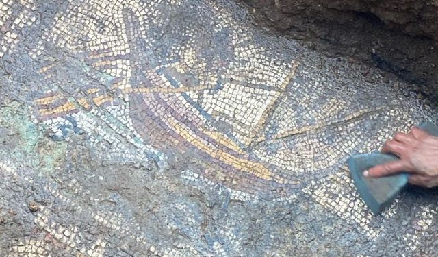Papa'nın geleceğini açıkladığı İznik'te Hz. İsa döneminden kaldığı iddia edilen mozaik bulundu