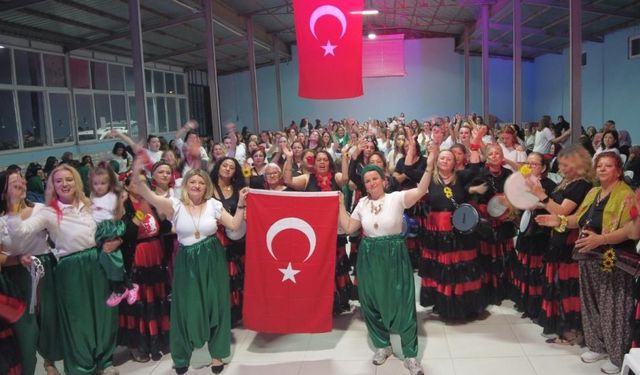 Şalvar gecesinde 19 Mayıs coşkusu