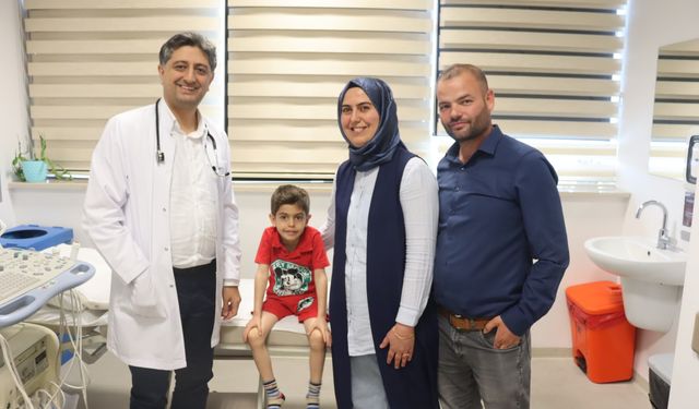 4 yaşındaki Yusuf'un delik kalbi, anjiyografik yöntemle kapatıldı
