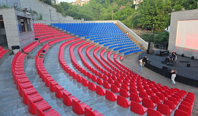 Karadeniz Ereğli'de amfi tiyatro yenilendi, kültür ve sanata kapılarını açtı