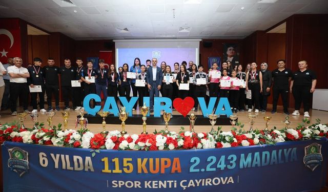 Sezonu 10 kupa ve 160 madalyayla tamamladılar