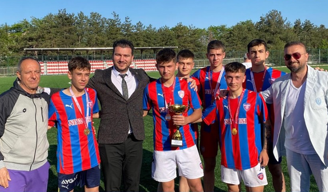 Babaeski’de Gençlik Haftası Futbol Turnuvası Tamamlandı