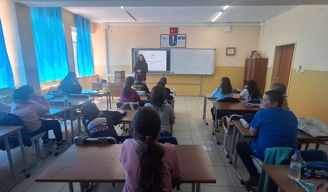 Öğrencilere Sıfır Atık ve Plastik Kirliliği Eğitimi
