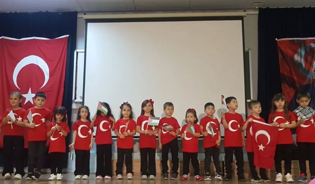 Minik Kursiyerlerden Yıl Sonu Kapanış Programı