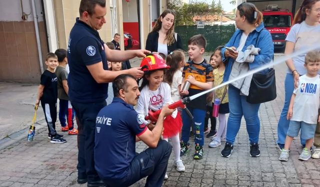 Miniklere Yangın Eğitimi Heyecanı
