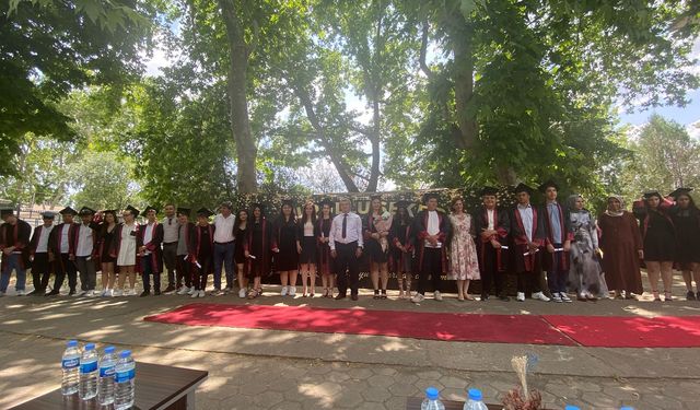 Başkan Saltık, Alpullu Şeker Ortaokulu Mezuniyet Törenine Katıldı