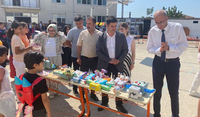 Kıyıköy Ortaokulu’nda Bilim Şenliği ve Sergi Düzenlendi
