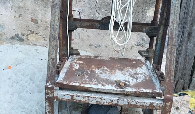 Eski Tuğla Pres Makinesi Zamana Direniyor