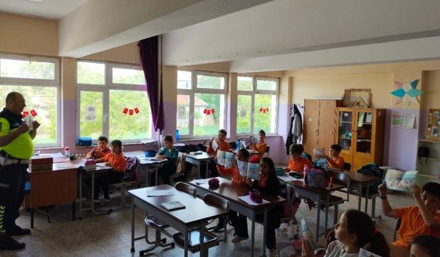 Kırklareli'nde öğrencilere trafik eğitimi