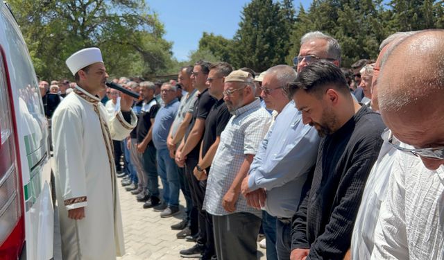 Tunceli'deki kazada hayatını kaybeden anneanne ve torun Çanakkale'de son yolculuklarına uğurlandı
