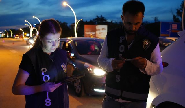 Edirne'de Kurban Bayramı'nda yüzlerce araç kontrol edildi