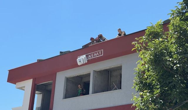 Başakşehir’de elektrik akımına kapılan işçi inşaattan düştü