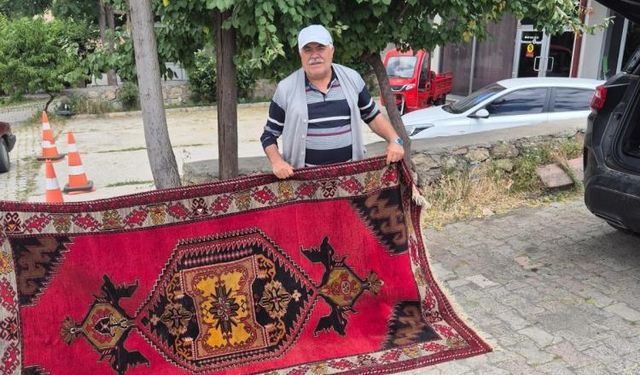 Kapıyı açamayınca duvarı delmişti, jandarmadan kaçamayan hırsız çaldığı halılarla yakalandı