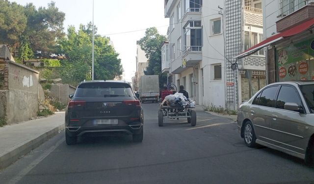At Arabaları Hâlâ Trafikte