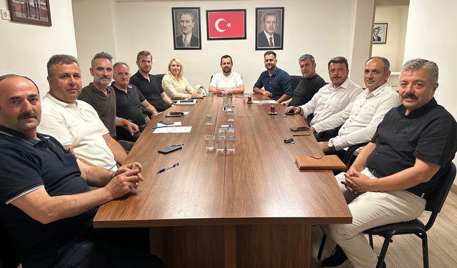 AK Parti Teşkilatı Aylık Toplantısını Gerçekleştirdi