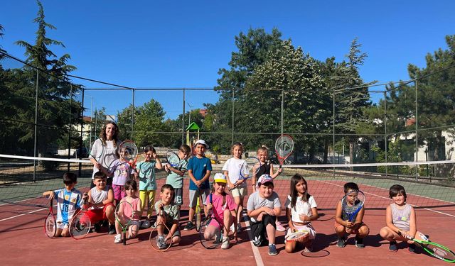 Vize’de Çocuklara Yaz Dönemi Tenis Kursu