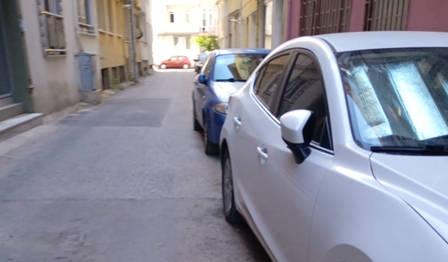 Dar Sokaklara Yapılan Parklar Sıkışıklığa Neden Oluyor