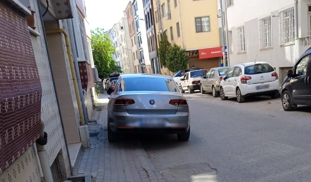 Kırklareli’nde Kaldırıma Park Sorunu Devam Ediyor