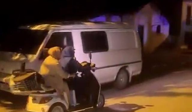 Aracı bozulan kadın vekil programına elektrikli bisikletle devam etti