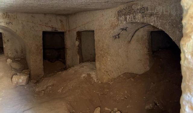Yapay mağara zannedilen yapının kaya mezarı olduğu ortaya çıktı