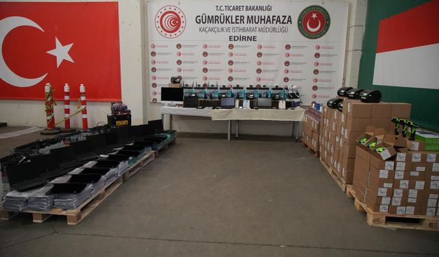 Edirne'de, gümrükte 3 ayrı operasyonda milyonluk kaçak eşya ele geçirildi