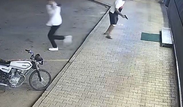 Kurşunlama anları kamerada: 2 milyon TL haraç istemişler