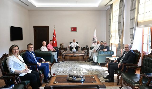 Vali Turan, İl Yöneticileriyle Projeleri Görüştü
