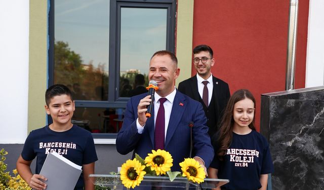 Başkan Bulut, Yeni Eğitim Yılı Açılışında Öğrencilerle Buluştu
