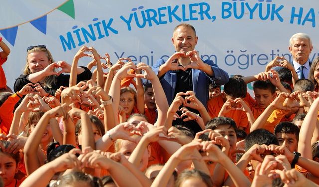 Başkan Bulut, Ahmet Yener İlkokulu’nda Öğrencilerle Buluştu