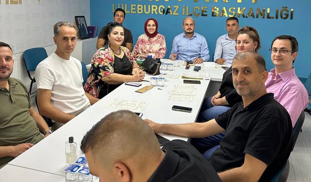 AK Parti Lüleburgaz İlçe Teşkilatı Haftalık Toplantısını Yaptı