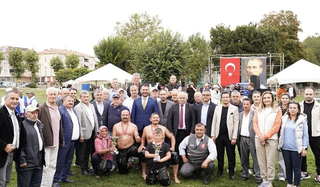 Sonbahar Yağlı Güreş Şenliği Babaeski’de Yapıldı