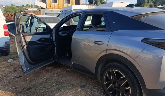 Antalya'da genç adam kiraladığı araçta başından vurulmuş halde bulundu