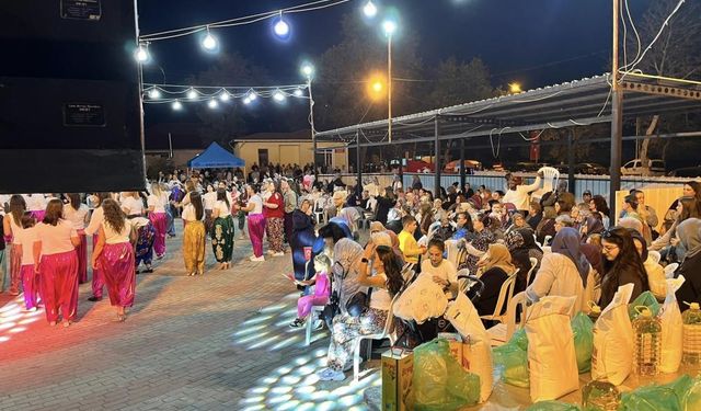 Kırkkepenekli'de renkli ‘Şalvar Gecesi' coşkusu