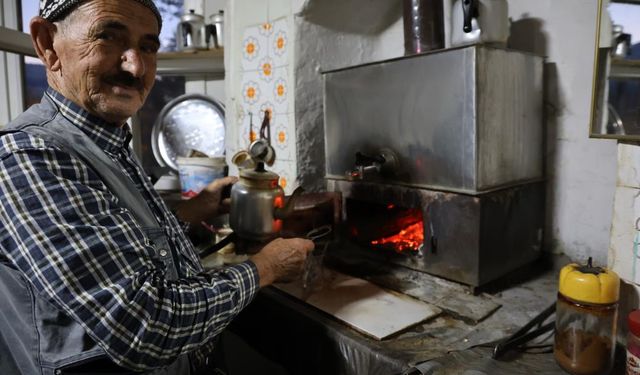 Bu köyün kıraathane kültürü bir asırdır değişmedi